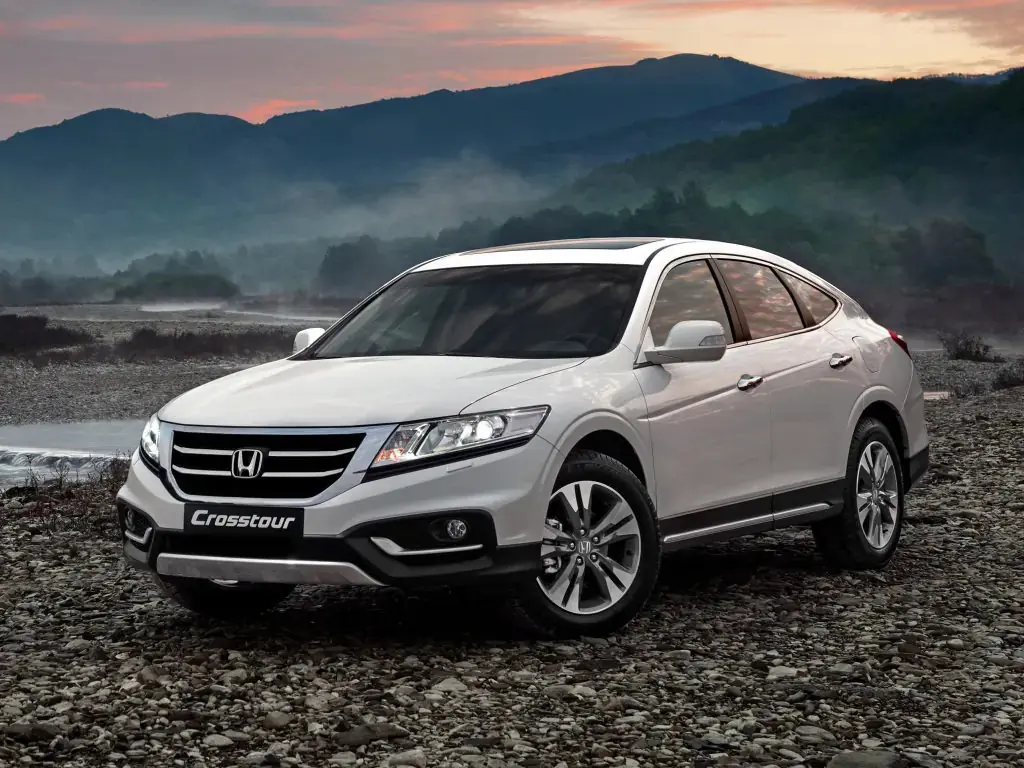 An auto expert called a crossover from Honda with trouble-free motors: Crosstour costs like cheap "Chinese"