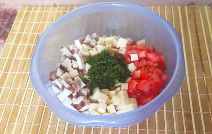 Cooks shared a recipe for a delicious Bavarian salad, which is prepared without the addition of mayonnaise
