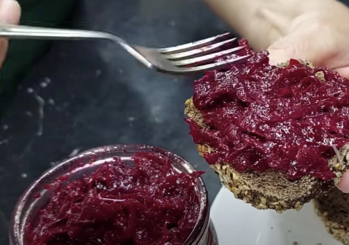 A recipe for delicious and healthy beetroot caviar