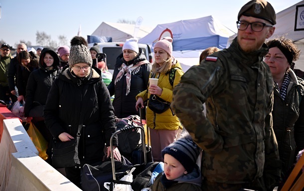Уряд Польщі готує зміни в допомозі біженцям з України