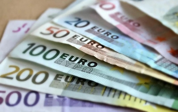 The European Parliament approved restrictions on cash payments