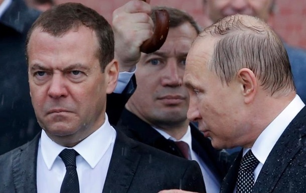 Medvedev wished the US to plunge into civil war