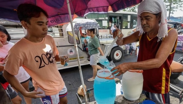 На Филиппинах из-за жары приостанавливают занятия в школах