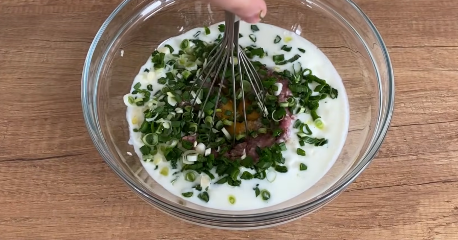 Рецепт сочных и нежных мясных оладий на кефире