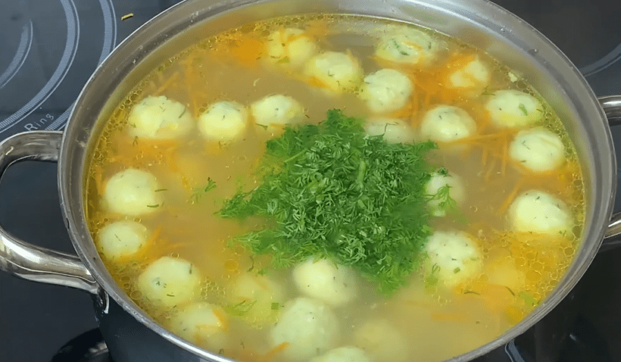 A recipe for a delicious everyday soup with cheese balls