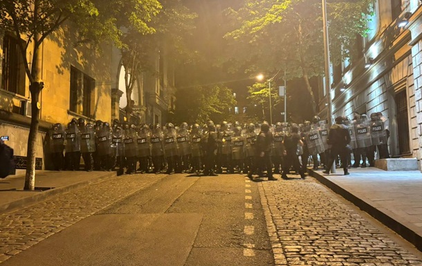 У Грузії мітингують проти закону про іноагентів