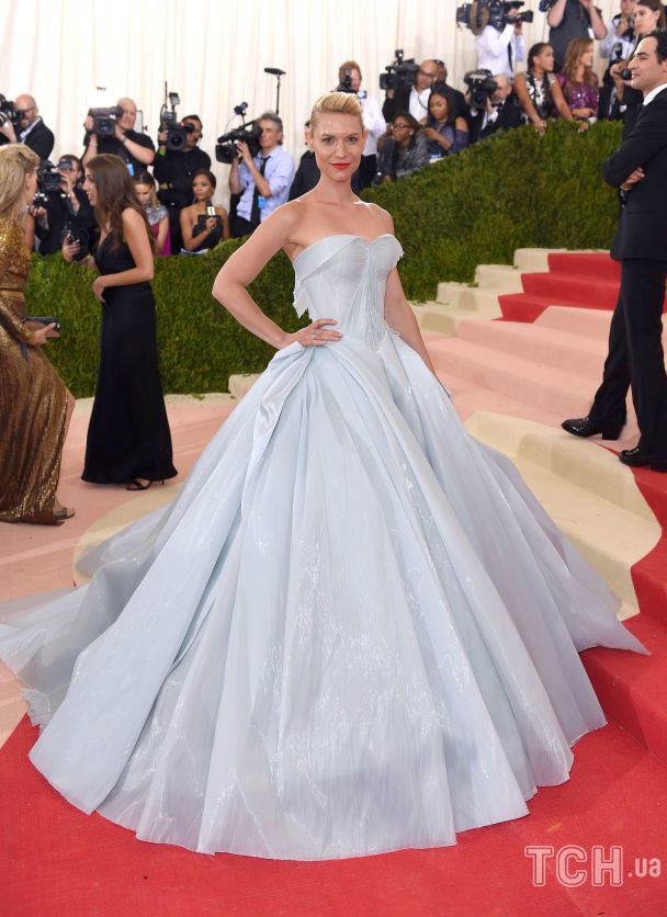 Claire Danes outfit that glowed in the dark: what is known about the most technological Met Gala dress (PHOTOS)