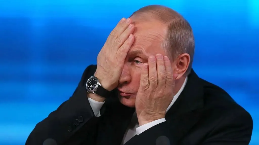 Все ж таки серйозно хворий? Путін здивував виглядом на зустрічі 9 травня: відео швидко замінили