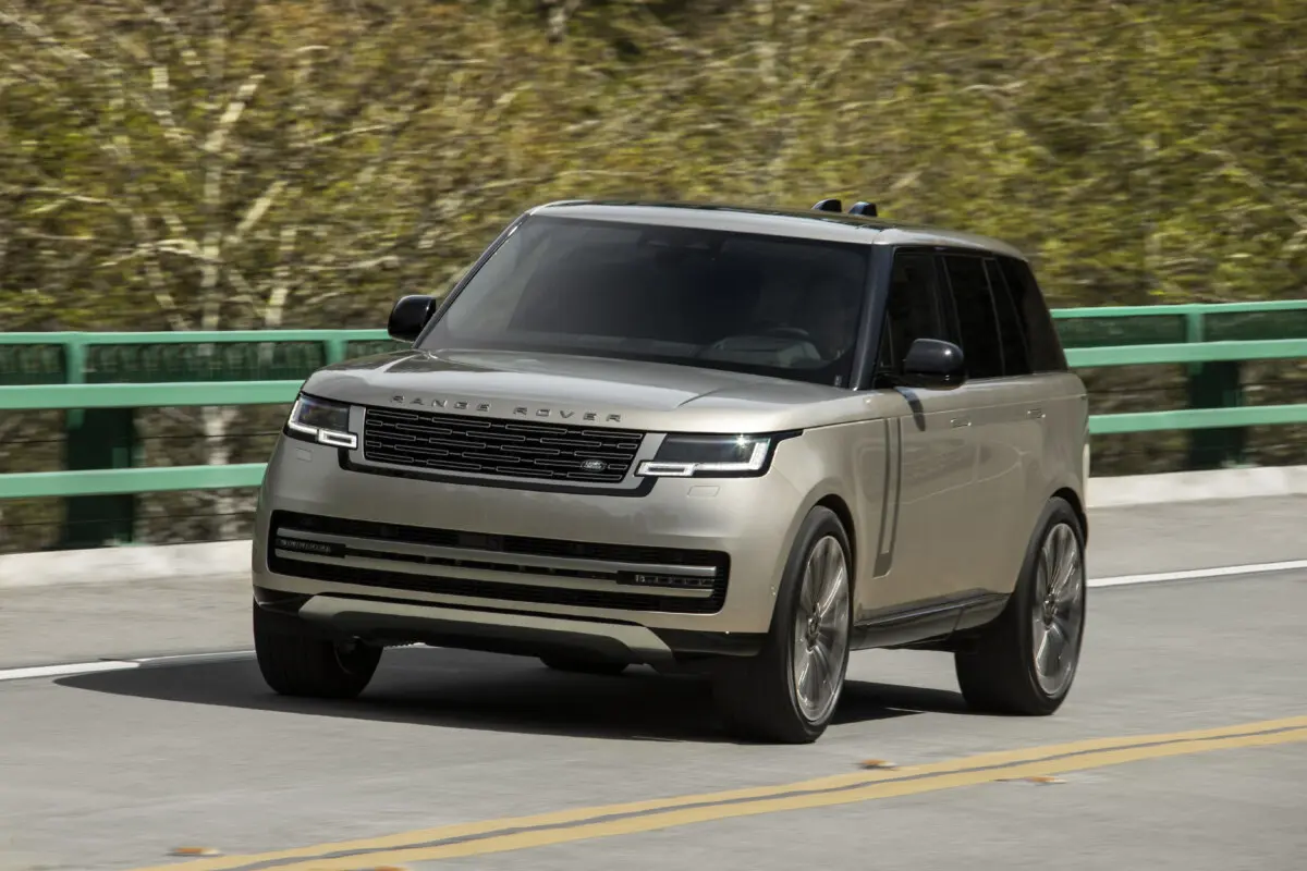 Внедорожники Range Rover впервые стали выпускаться за пределами Великобритании: они серьезно подешевели