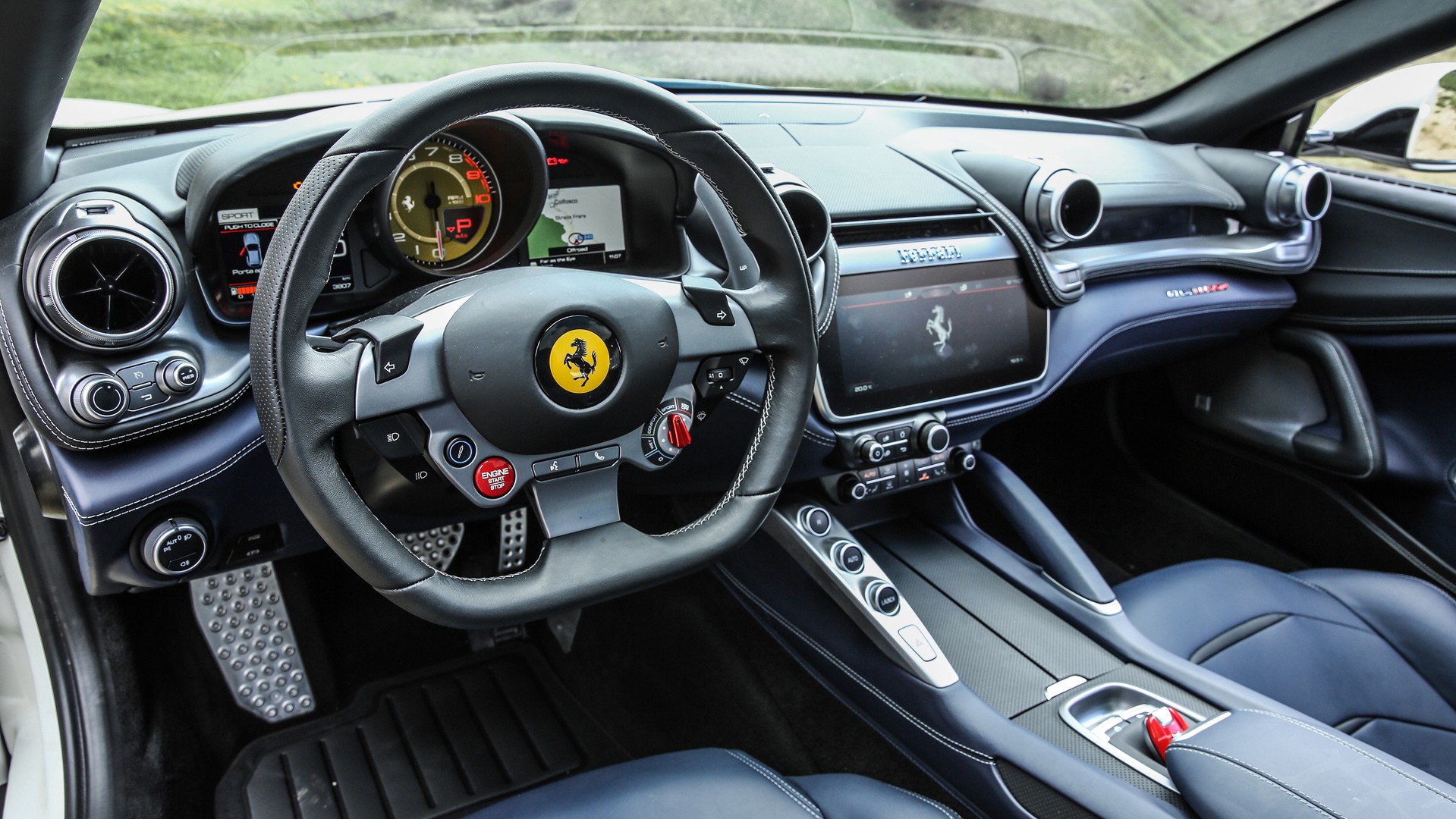 Ferrari GTC4Lusso 2017 року