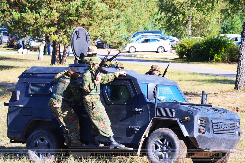 Український броньовик "Козак-5" помітили в учебці білоруського спецназу