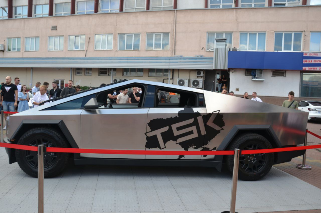 Tesla Cyberctruck 2024, пікап Tesla Cyberctruck, нова Tesla Cyberctruck, електромобіль Tesla