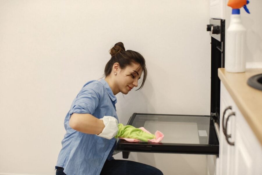 We take vinegar and one more component how to put the oven in order without trouble there is