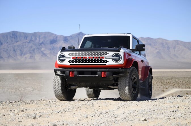 Компанія Ford випустила сучасну версію Baja Bronco з 1970-х