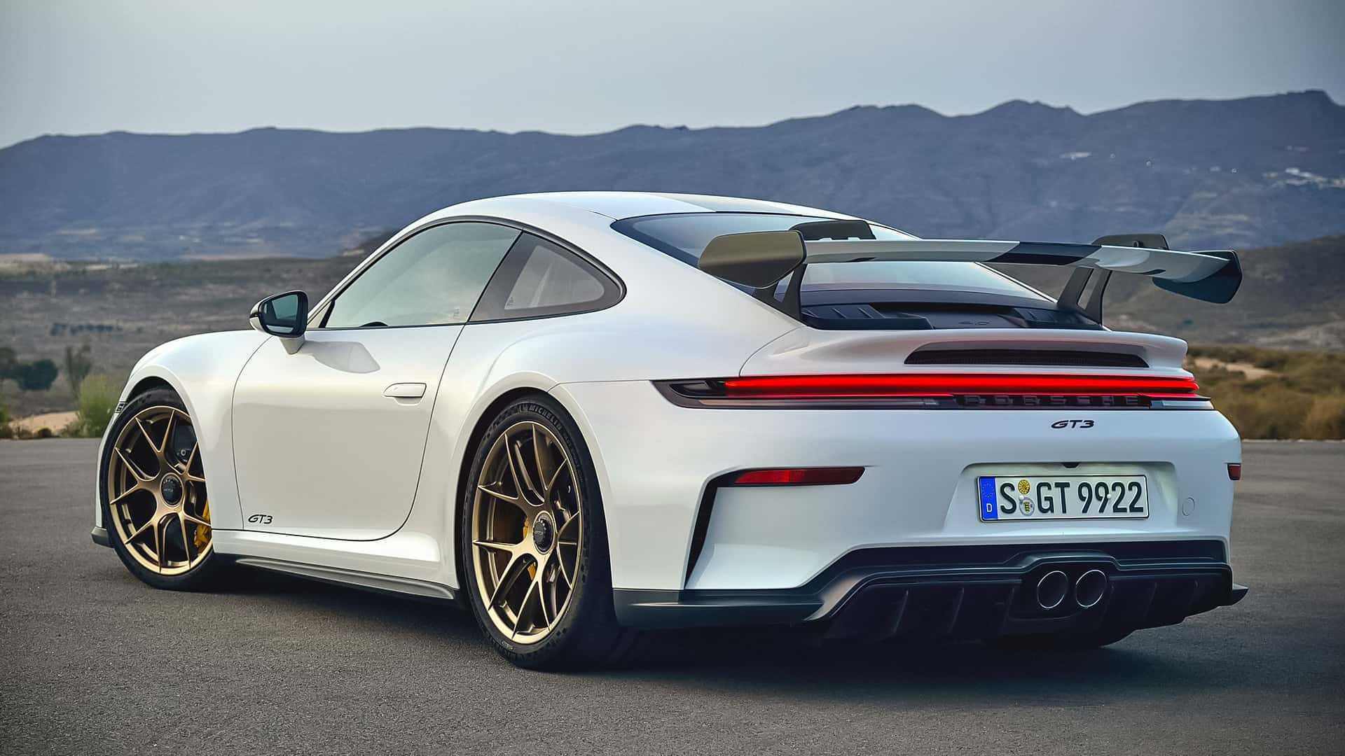 Porsche 911 GT3 Weissach 2025 року