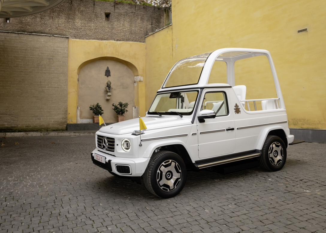 папамобіль Гелендваген, Mercedes G-Class, папа Франциск, Папамобілі Mercedes