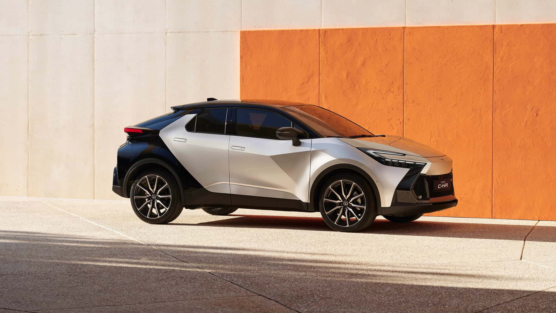 Toyota C-HR 2024 року