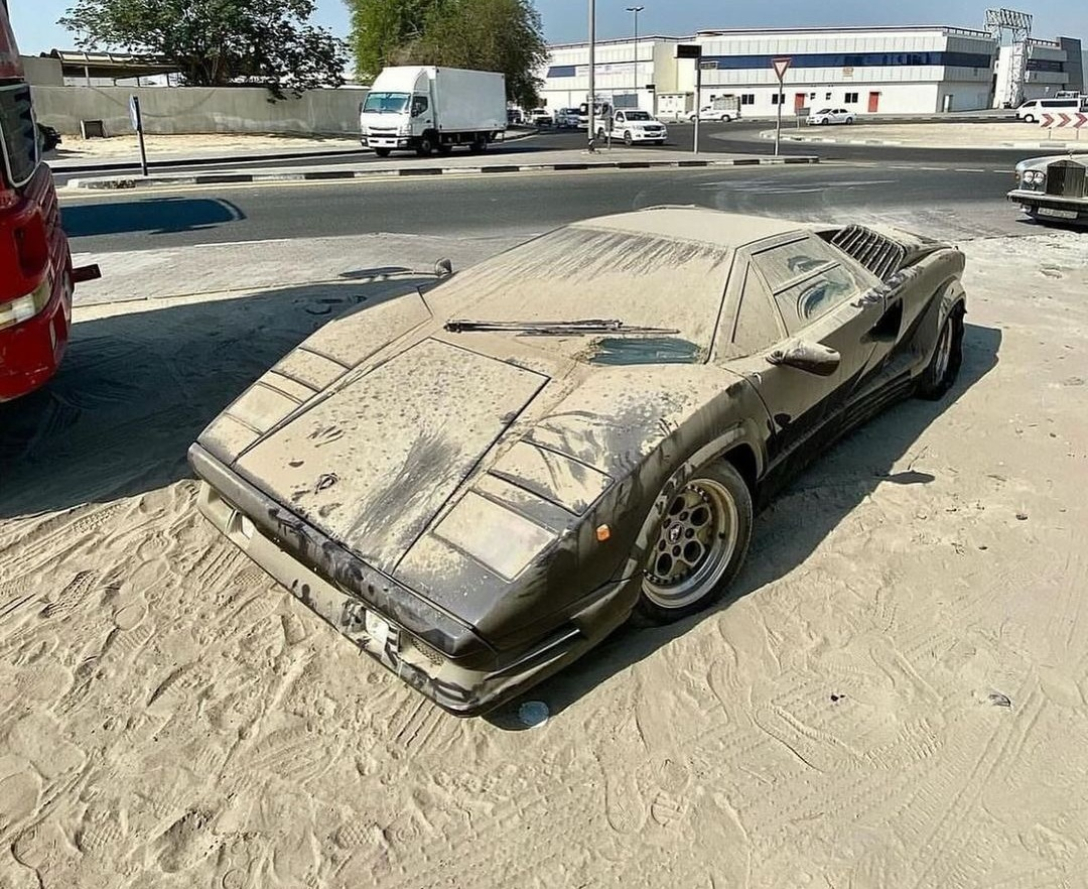 Lamborghini Countach 25