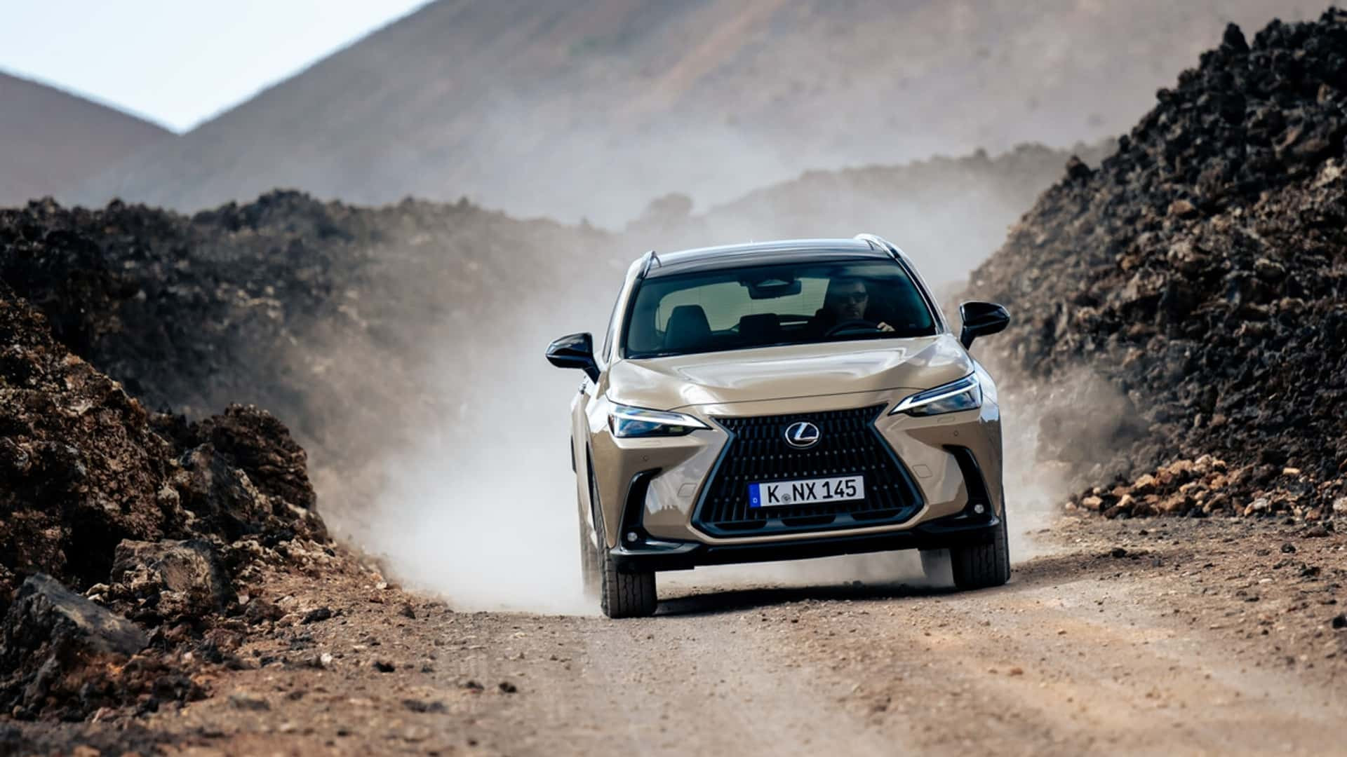 Lexus NX Overtrail 2025 року