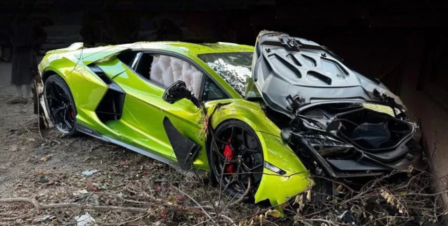 Розбитий ламборгіні, Lamborghini Revuelto, новий Lamborghini Revuelto, суперкар Lamborghini