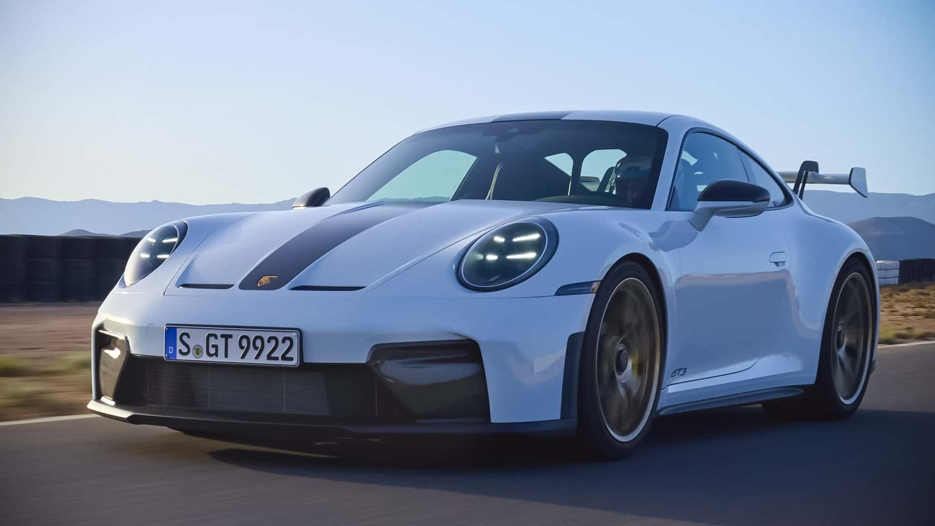 Porsche 911 GT3 Weissach 2025 року