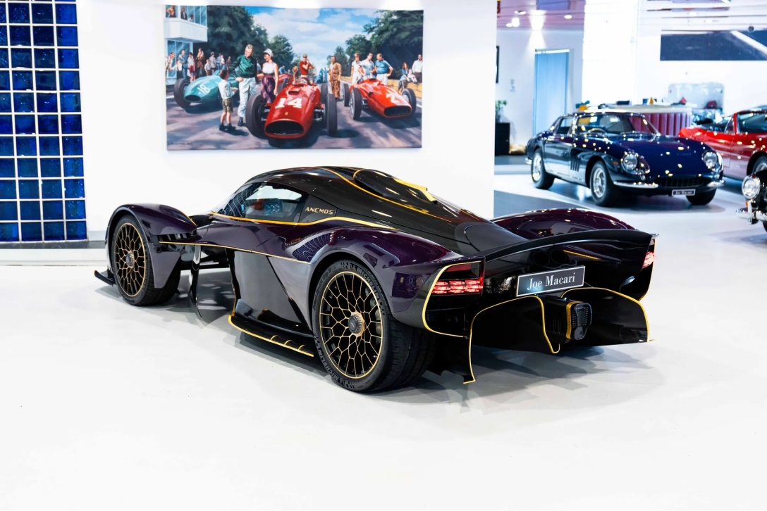 суперкар Aston Martin Valkyrie, суперкар Aston Martin