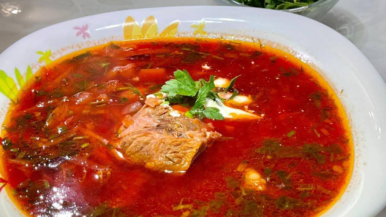 Кулінари розповіли, як приготувати ідеальний червоний борщ