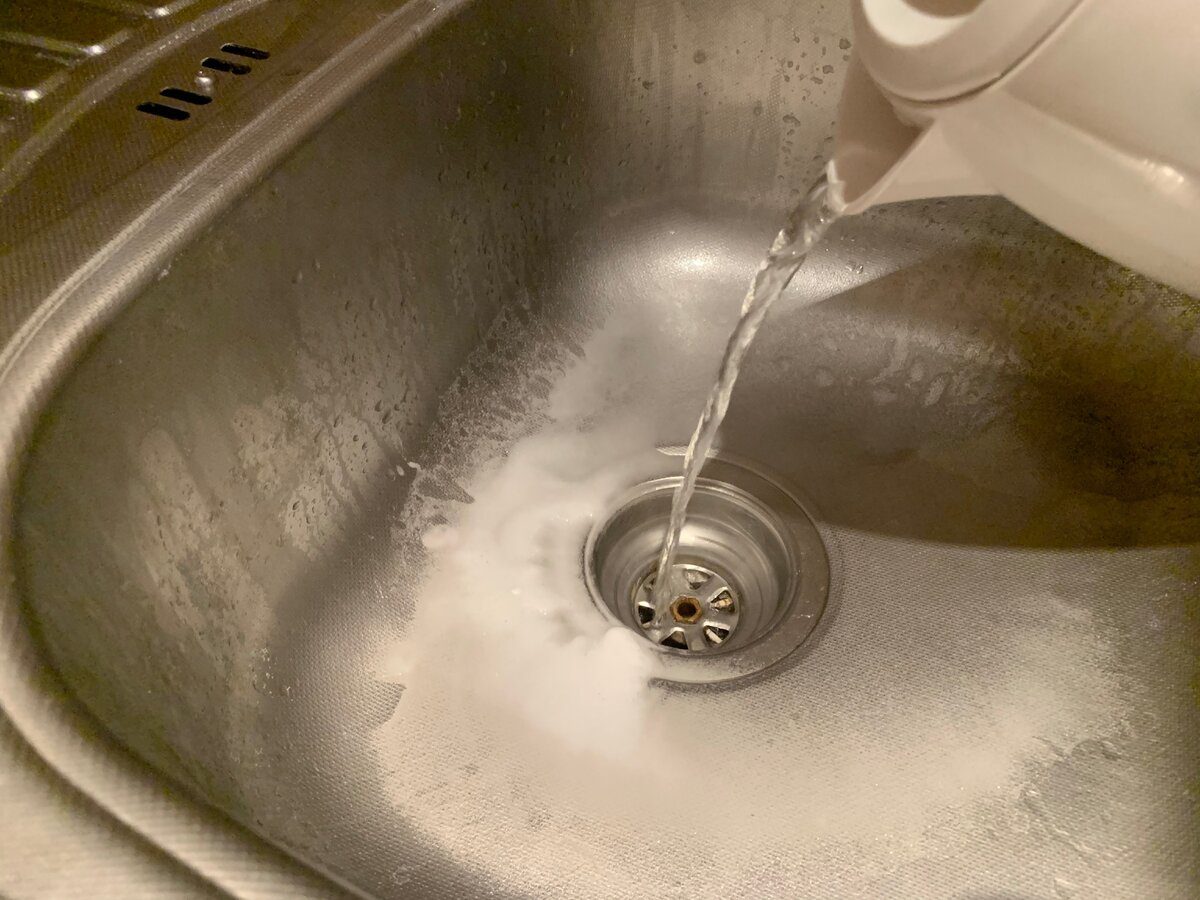 Експерти пояснили, що потрібно робити, якщо у вас раптом засмітилась раковина – поради