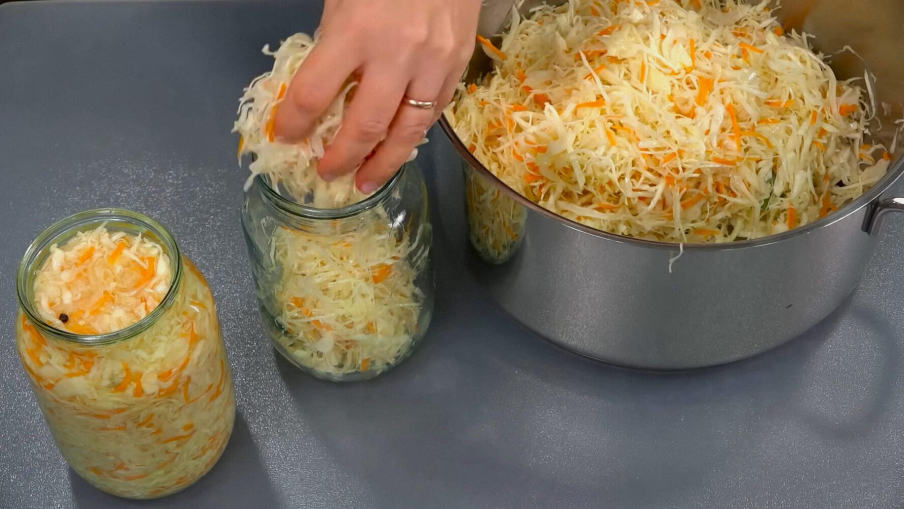 Господині назвали найкращий час для квашення капусти у 2025 році