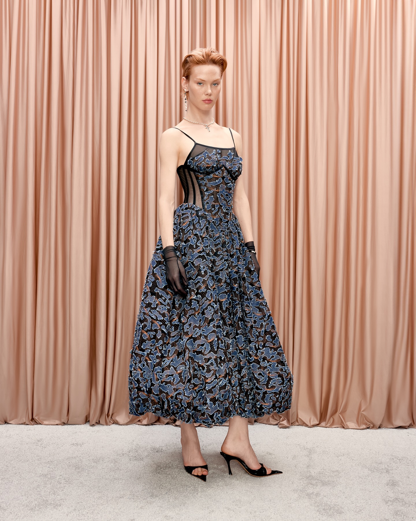 Український бренд FROLOV випускає нову колекцію під назвою Blue
