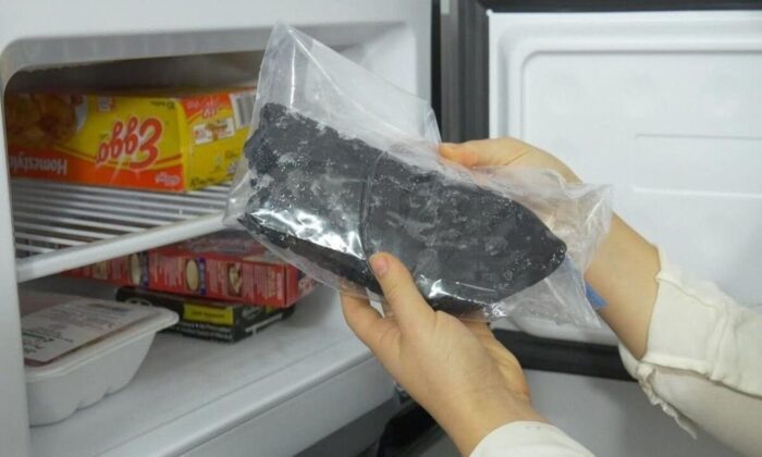 Жінки розповіли, навіщо класти в морозилку капронові колготки 