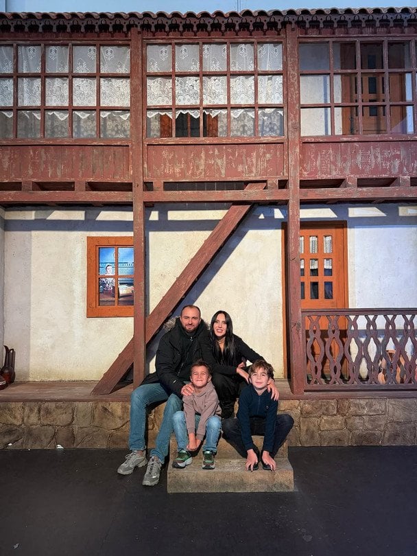 Джамала з чоловіком і синами / © instagram.com/jamalajaaa