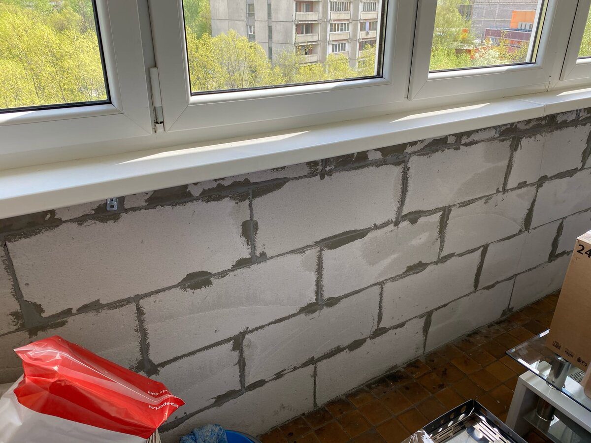 Експерти розповіли, як утеплити балкон пластиковими пляшками без клопоту та витрат