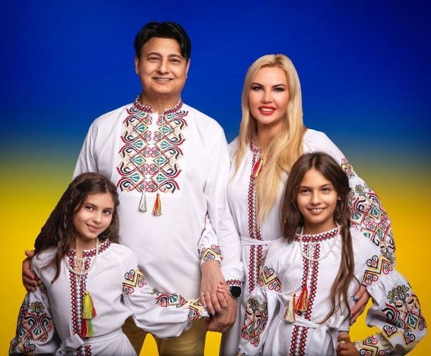 Камалія, Мохаммад Захур та їхні доньки / © instagram.com/kamaliyaofficial