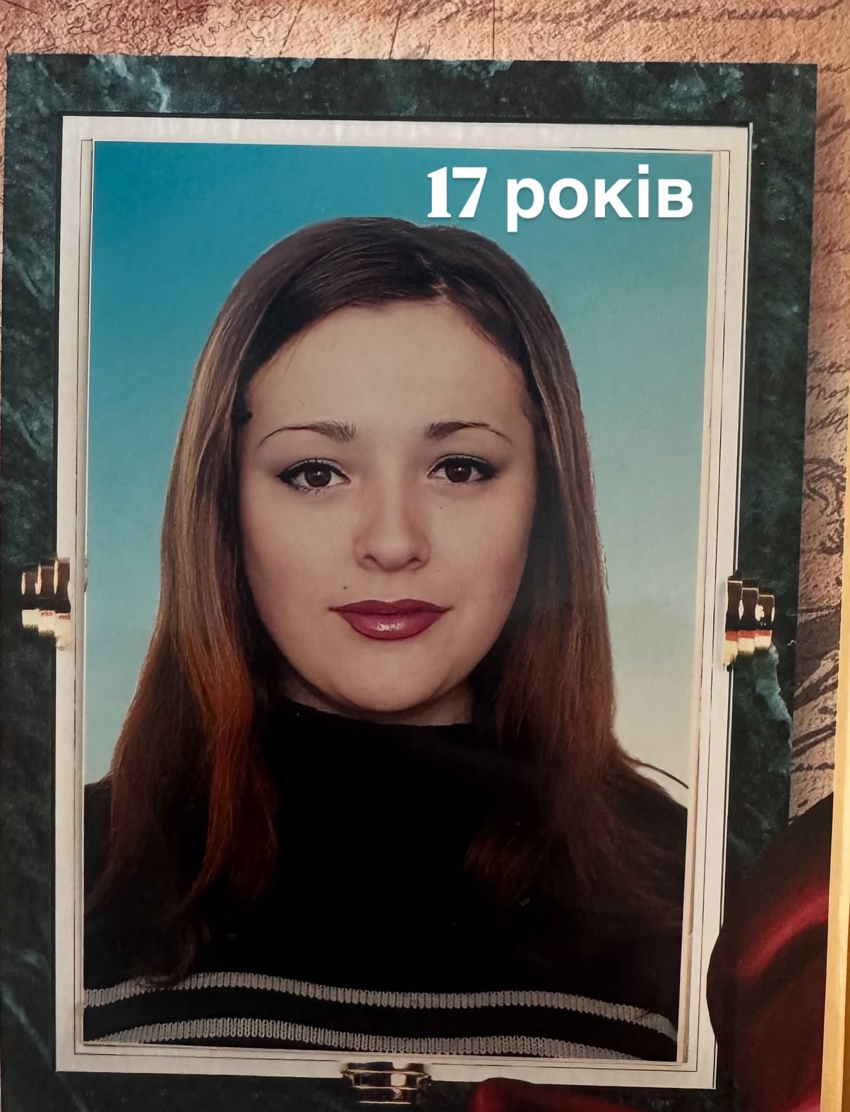 Екс-дружина Біднякова порівняла свої фото у віці 17 та 40 років: яка краще?