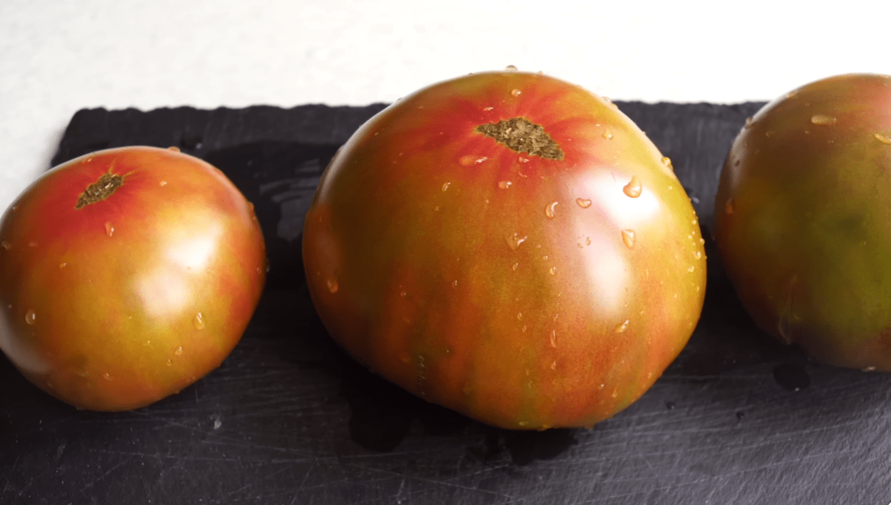 Городники назвали найкращі солодкі та смачні сорти томатів
