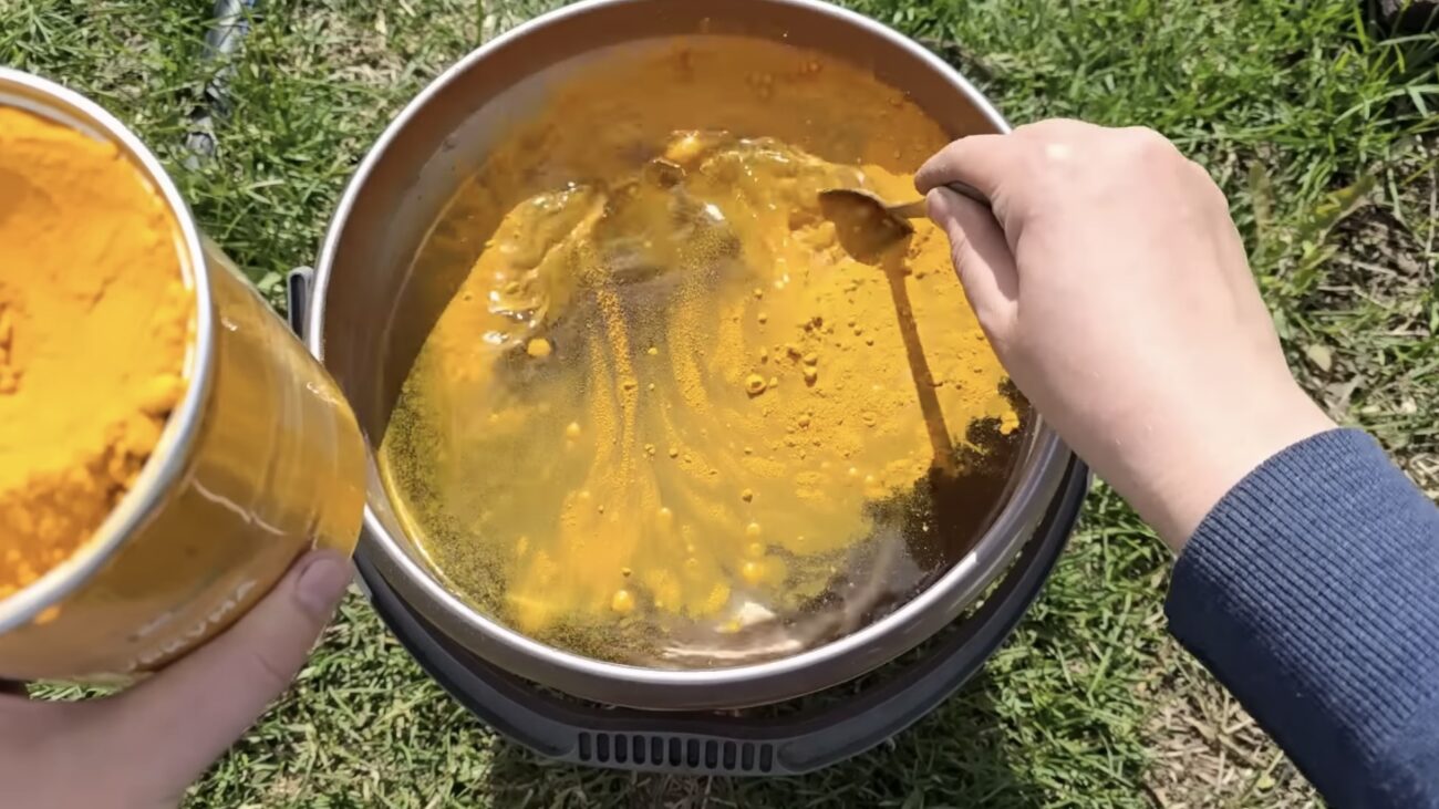 Городники розповіли, як провести натуральну обробку ґрунту від фітофтори 