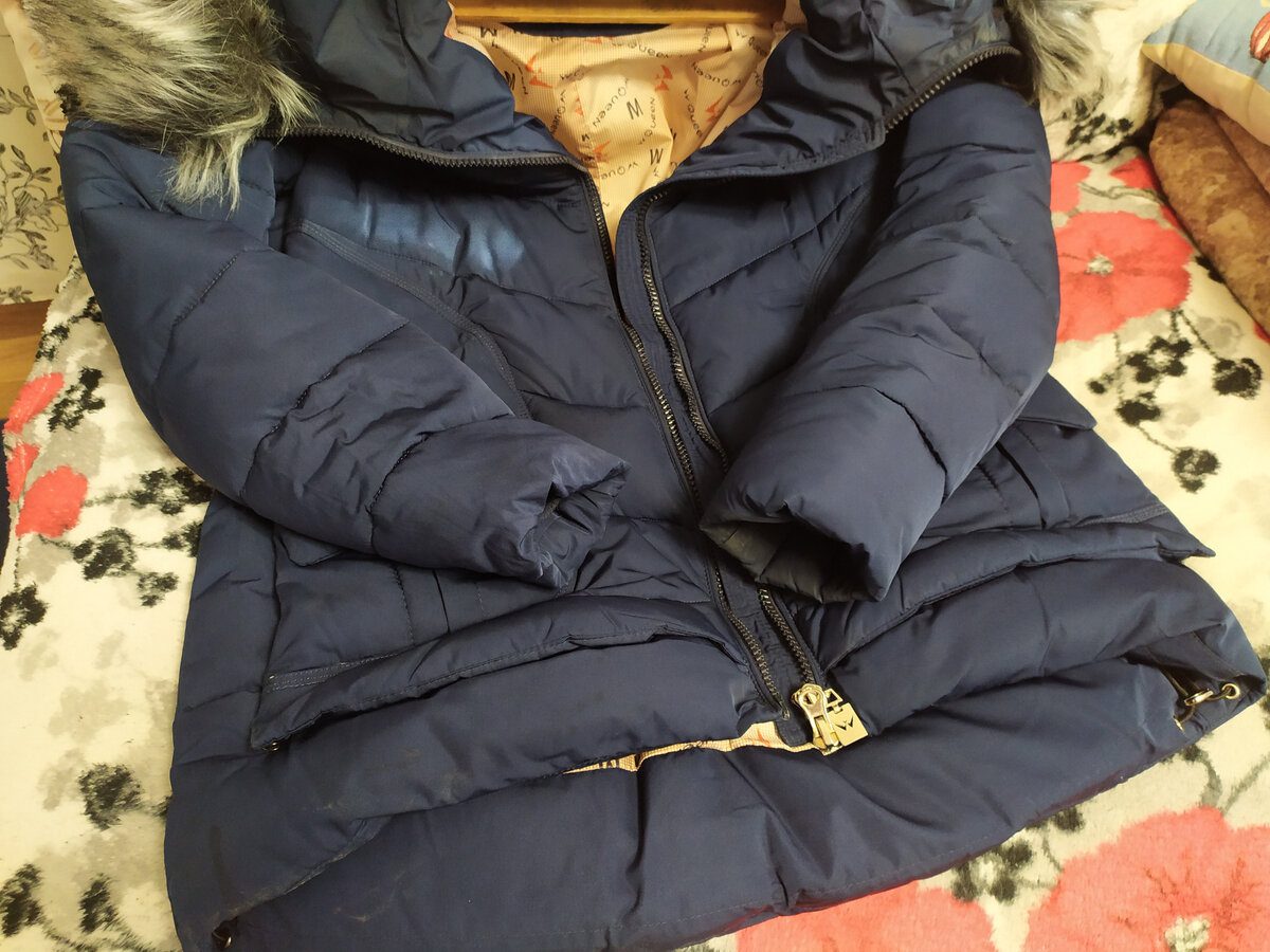 Експерти розповіли, як очистити пуховик від бруду та пилу за допомогою простого лайфхаку