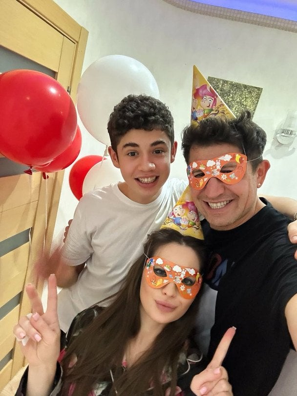 Андрій Джеджула з дружиною та сином від Санти Дімопулос / © instagram.com/djedjula