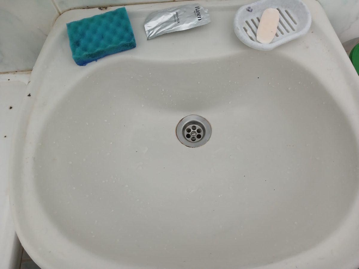 Експерти пояснили, що потрібно робити, якщо у вас раптом засмітилась раковина – поради