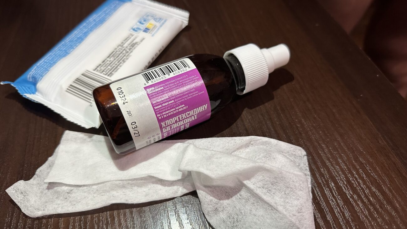 Господині розповіли, як зробити антибактеріальні вологі серветки своїми руками Господині розповіли, як зробити антибактеріальні вологі серветки своїми руками