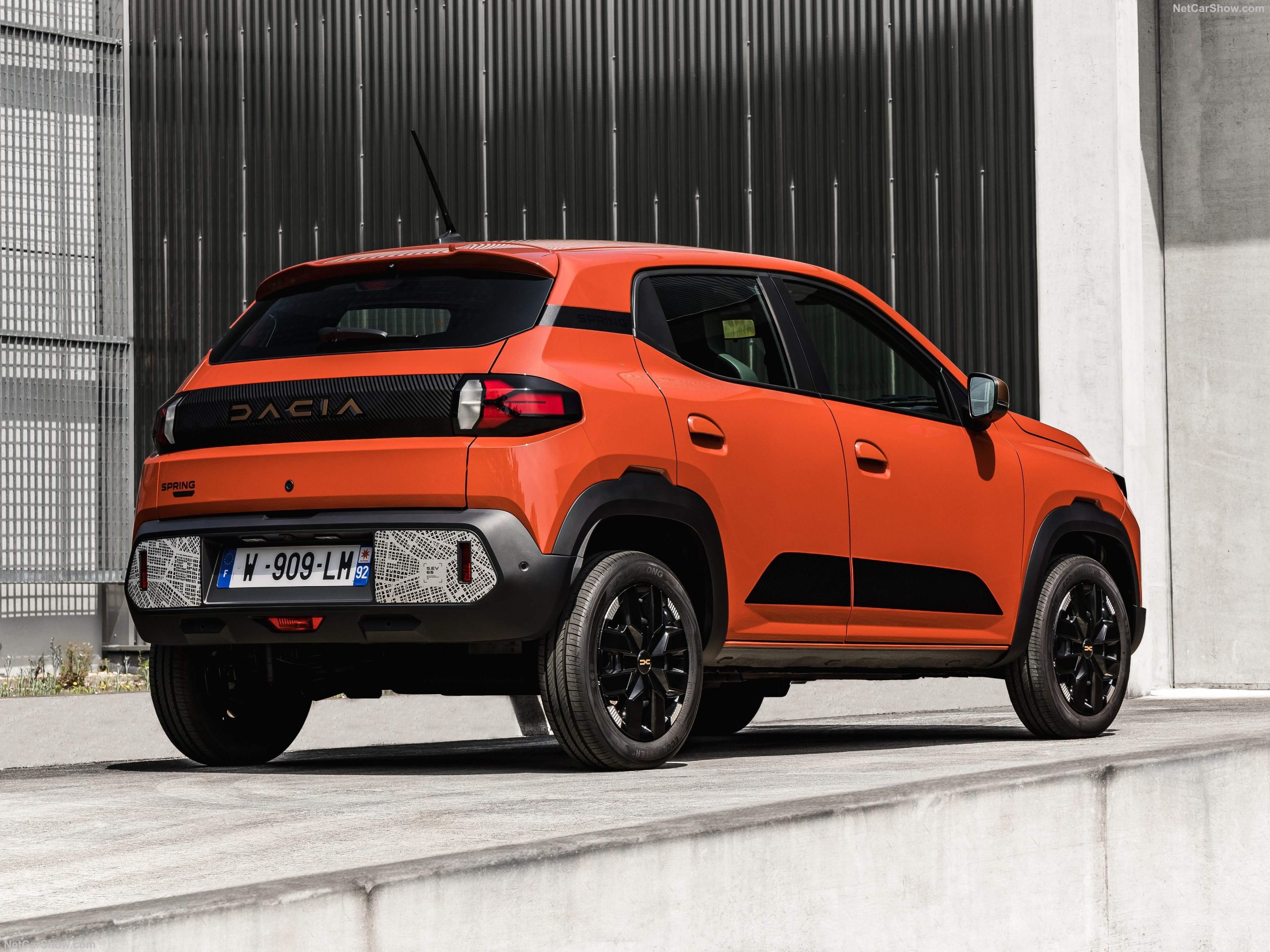 Електрокар за ціною iPhone: Dacia Spring в Італії продають за 3900 євро, але є нюанс