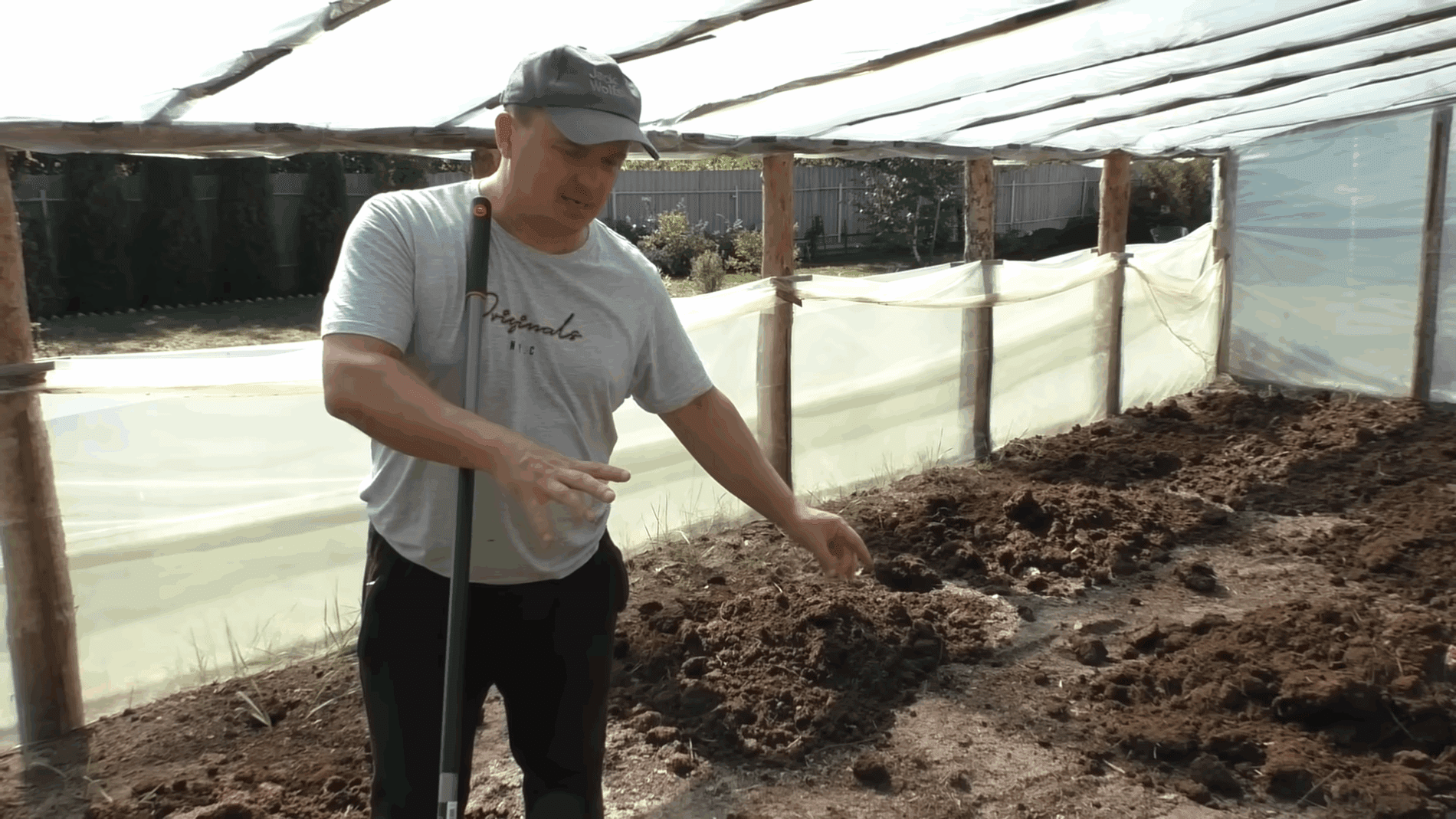 Експерти розповіли про важливість осіннього підживлення ґрунту кальцієм