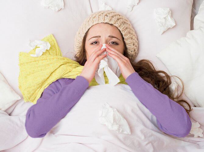 Зимові інфекції наступають: 4 категорії людей, яким варто подбати про себе вже зараз Застуда