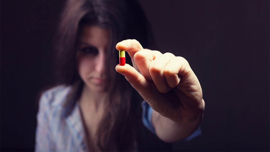 Клінічний психолог назвала 7 ознак СДУГ у жінок, які часто залишаються непоміченими Жінка і таблетки