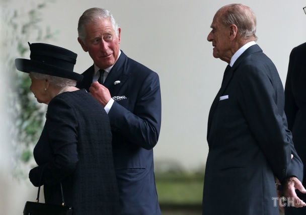 Королева Єлизавета II, принц Чарльз і принц Філіп / © Getty Images