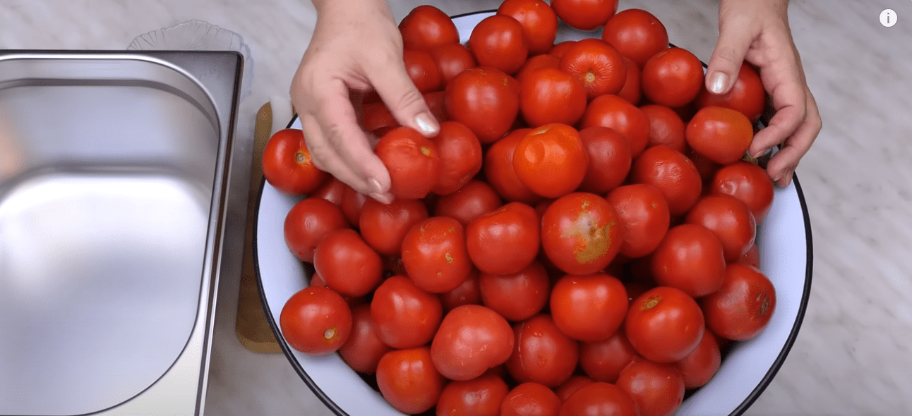 Кулінарка розповіла, як зробити 100% натуральний томатний сік без соковижималки