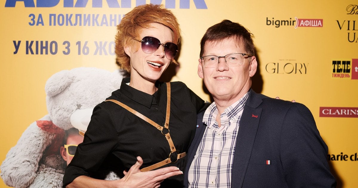У шкіряних штанях і з портупеєю: Олена-Христина Лебідь із нареченим–ексвіцепрем'єром на прем’єрі фільму з Ченнінг Татумом