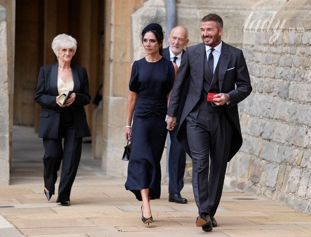 Девід і Вікторія Бекхем, а також його батьки — Тед і Сандра Бекхем / © Associated Press