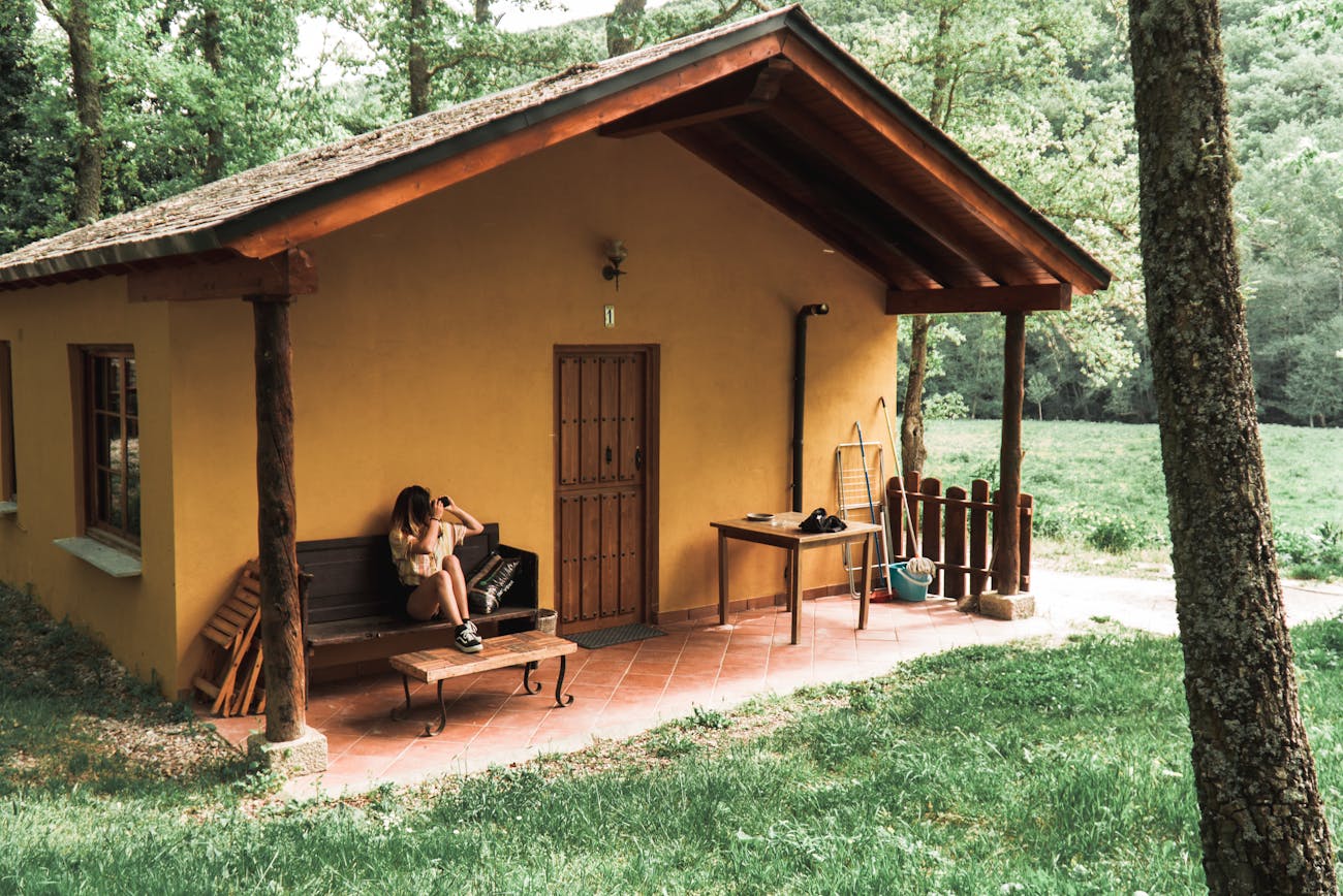 Експерти розповіли, чим безпечно мити посуд на дачі